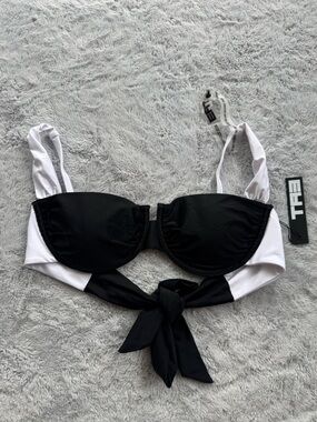 TA3 Sweetie Bikini Top Black White Underwire Colorblock Back Tie Medium